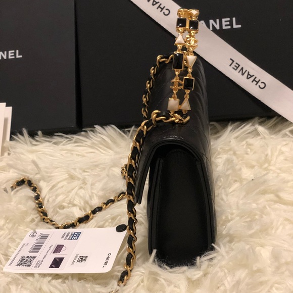 Chanel Flab Phone Holder with Chain - Picture 15 of 17